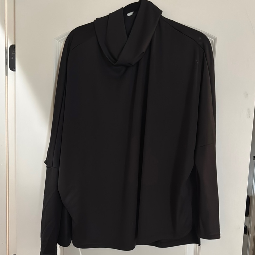 Women's Black turtle neck long sleeve